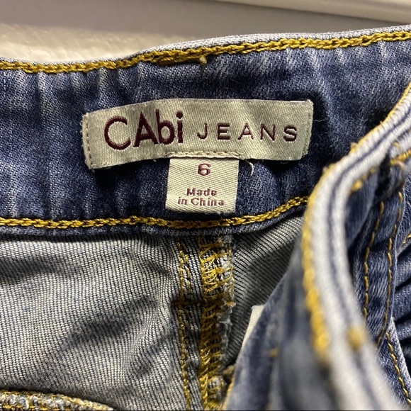 Cabi Cut Off Jean Shorts Size 6 - Picture 4 of 6